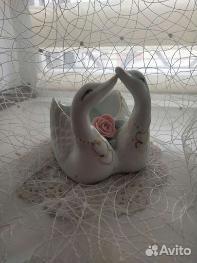 Статуэтка лебедь