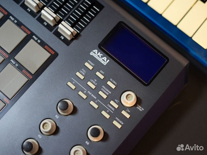 Akai MPD 26