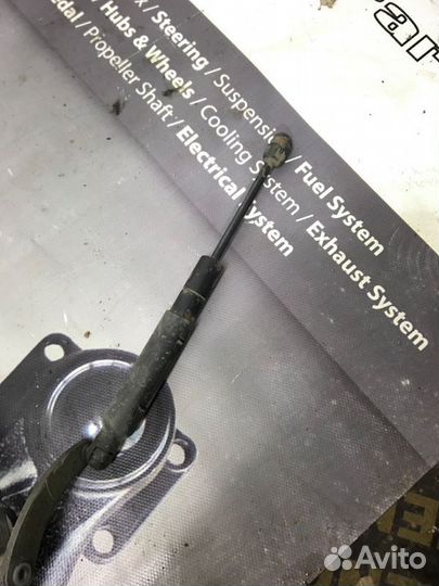 Петля капота левая Mercedes-Benz S-Class W221