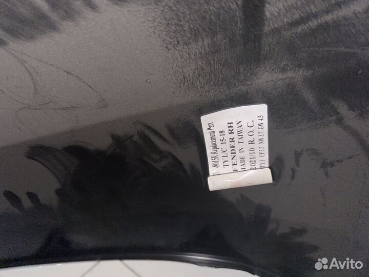 Крыло toyota Land cruiser 200