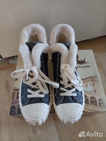 Продам кеды осень-весна на меху р. 38 черные