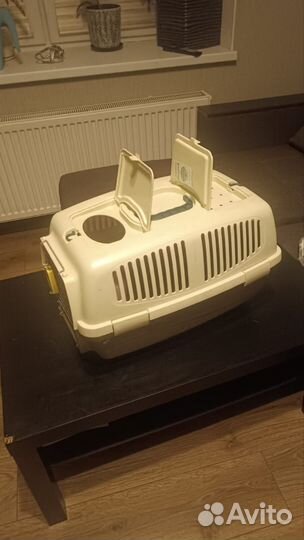 Переноска для кошек и собак