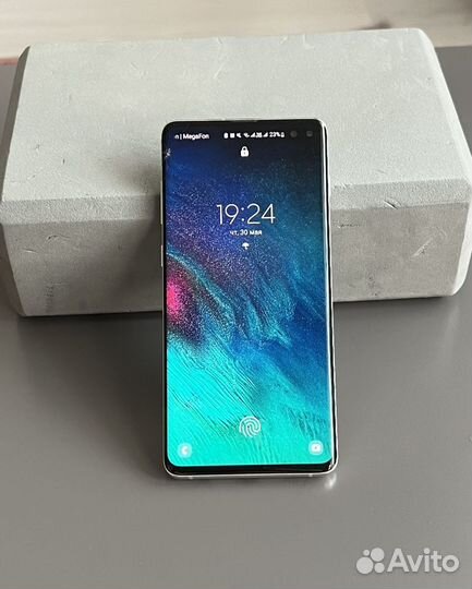 Samsung Galaxy S10+, 8/128 ГБ