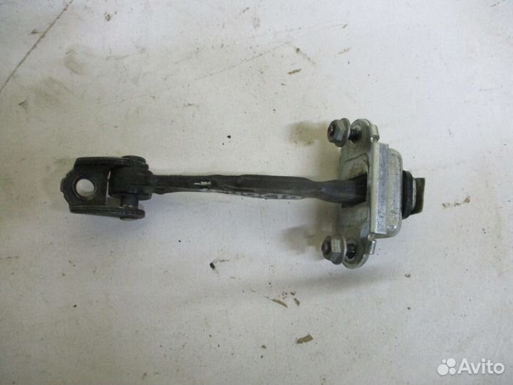 Ограничитель двери Форд Фиеста мк5 2008г