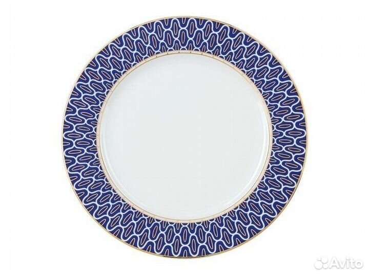 Столовый набор тарелок