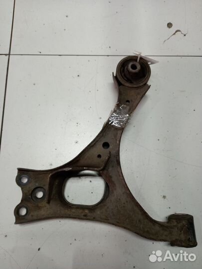Honda Civic Vlll рычаг передний правый