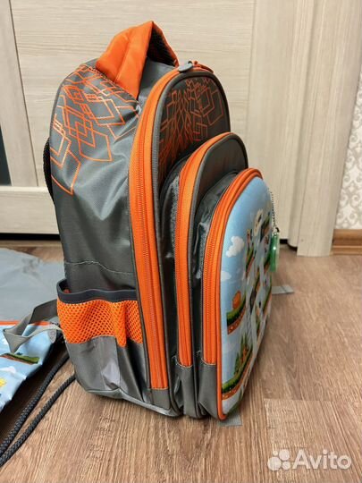 Рюкзак школьный