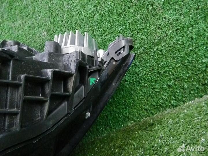 Фара правая Volvo XC90