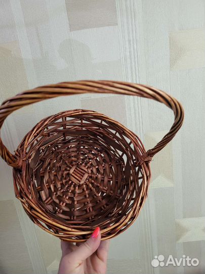 Корзина плетеная