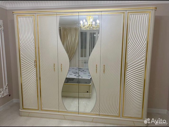 Спальный гарнитур