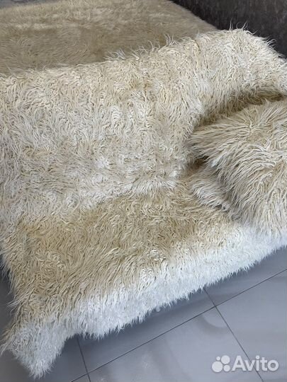 Меховые накидки и подушки