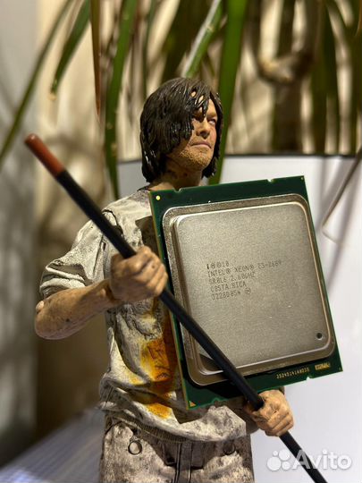 Процессор Xeon E5 2689