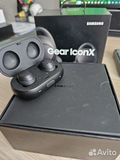 Беспроводные наушники Samsung gear iconx
