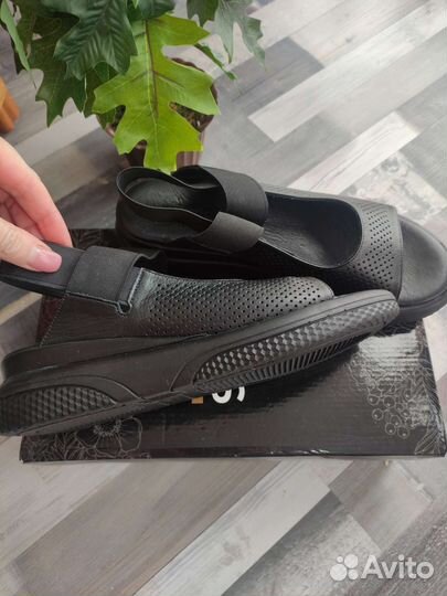 Босоножки Clovis