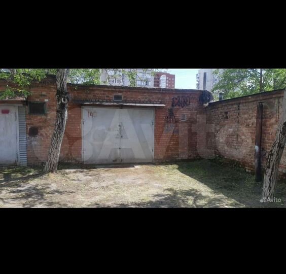 Гараж, > 30 м²