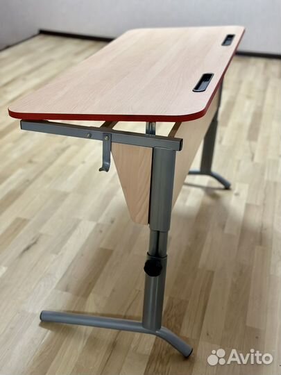 Растущая парта, стол для школьника
