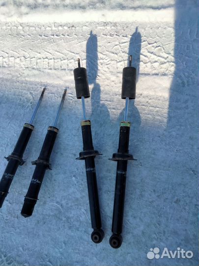 Амортизаторы передние и задние на Хонда Торнео