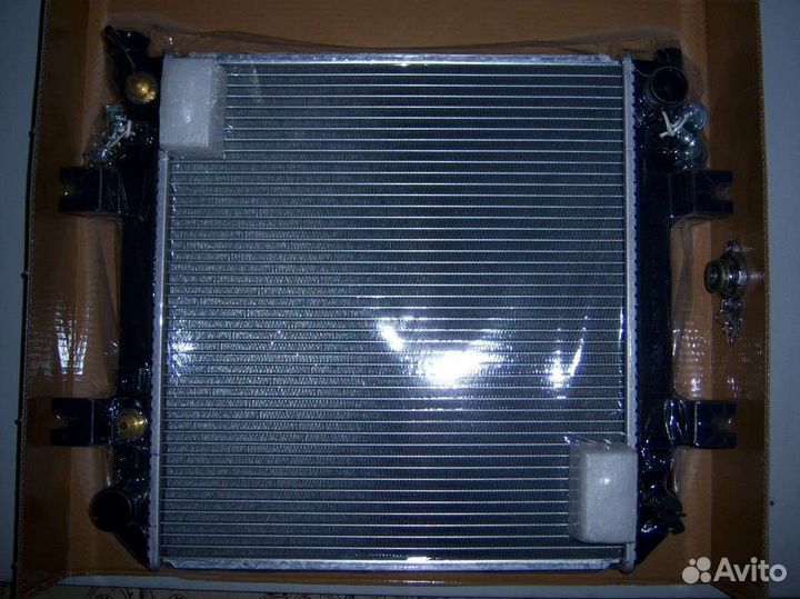 Радиатор HC 2-3,5 t R series двс Nissan TD27 K15