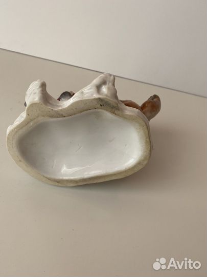 Статуэтка чернильница