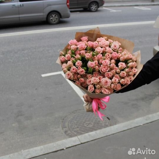 Букет кустовых роз доставка