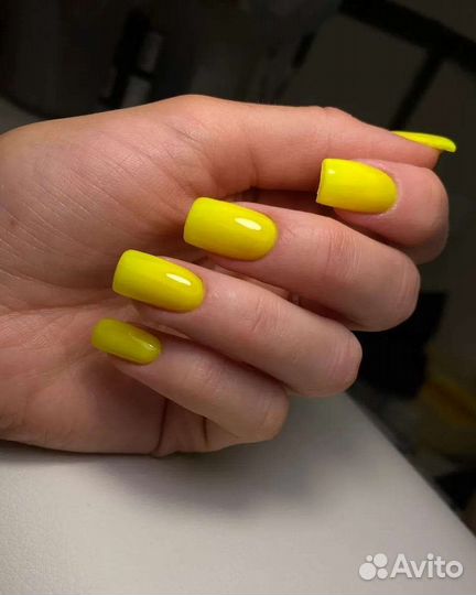 Маникюр и педикюр