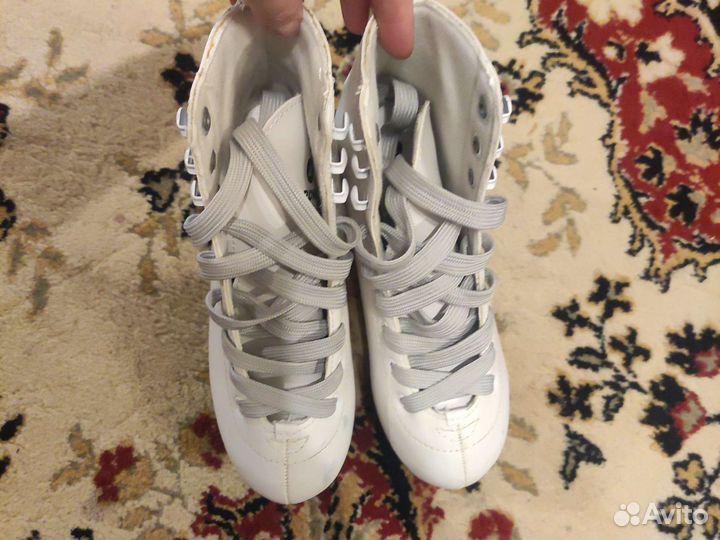 Коньки фигурные