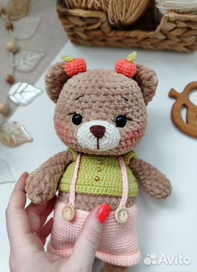 Вязаный плюшевый мишка