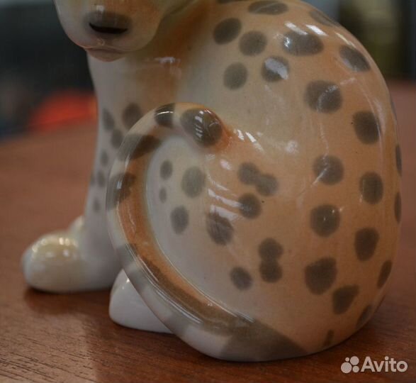 Фарфоровая статуэтка- леопард .лфз
