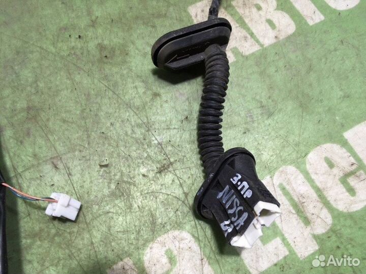 Проводка двери задняя правая Nissan Skyline PV36