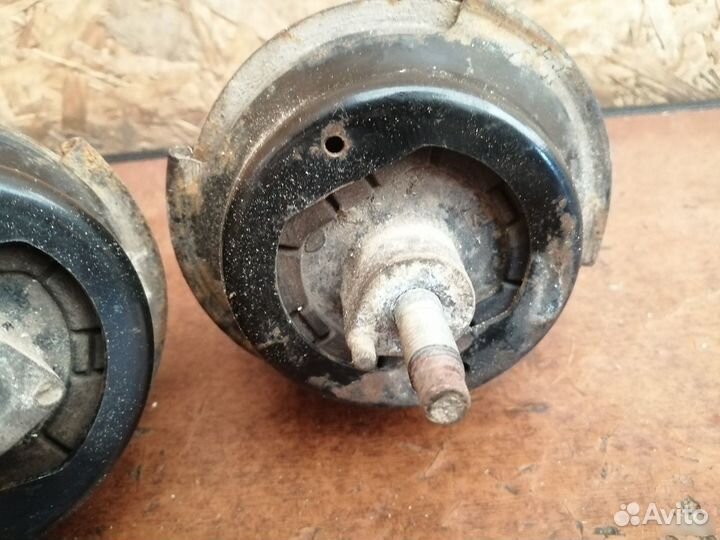 Опора двигателя передняя Infiniti Q50 2013-2017