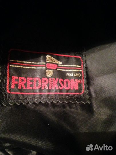 Кепка черная, теплая, с отворотом