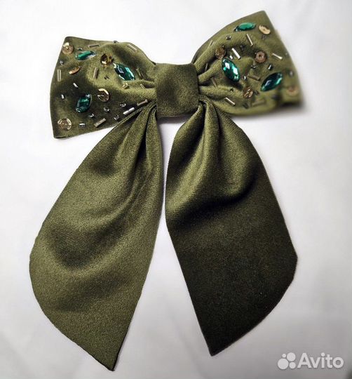 Банты и броши ручной работы