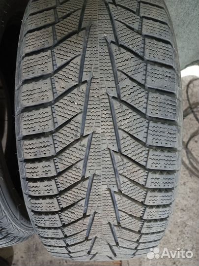 Hankook Winter I'Cept iZ 2 W616 205/50 R17 93T