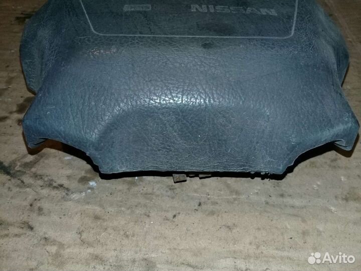 Заглушка в руль Nissan Terrano 1