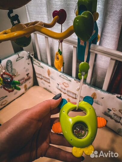 Мобиль на детскую кроватку