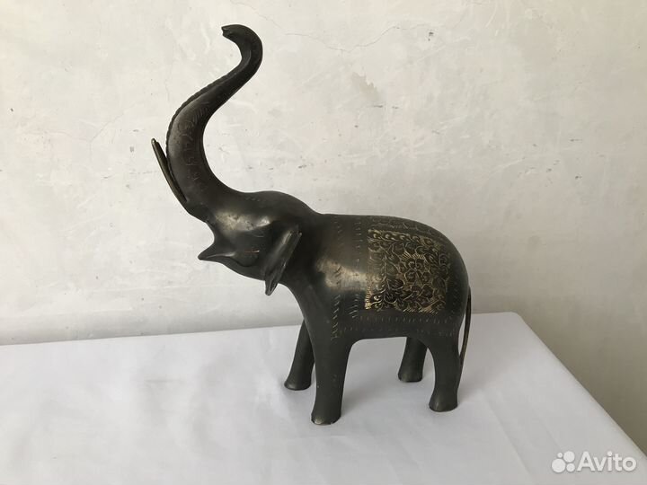 Статуэтка слон