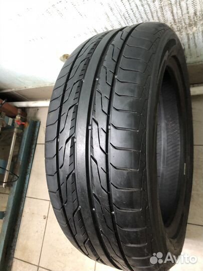 Toyo DRB 215/55 R17
