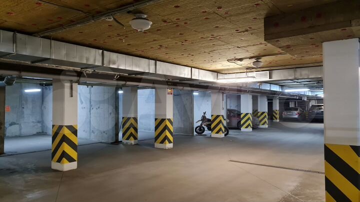 Машиноместо, 24 м²