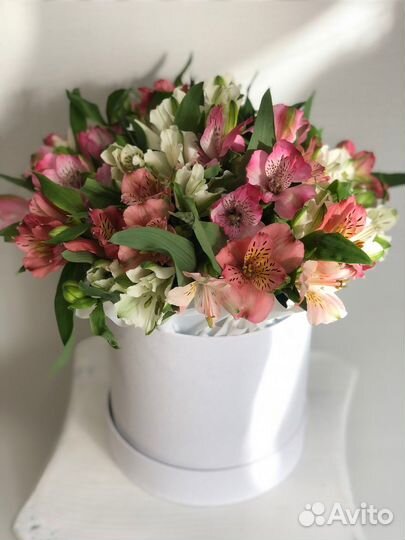 Цветы.Букет из стойких и нежных альстромерий