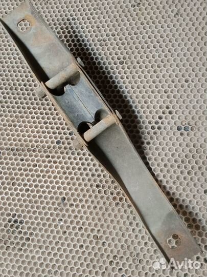 Кронштейн крепления раздатки Chevrolet Niva