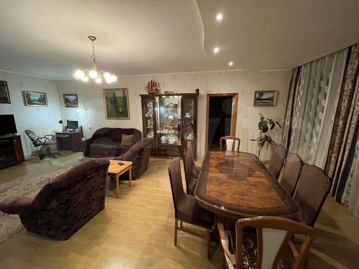 4-к. квартира, 160 м², 4/5 эт.