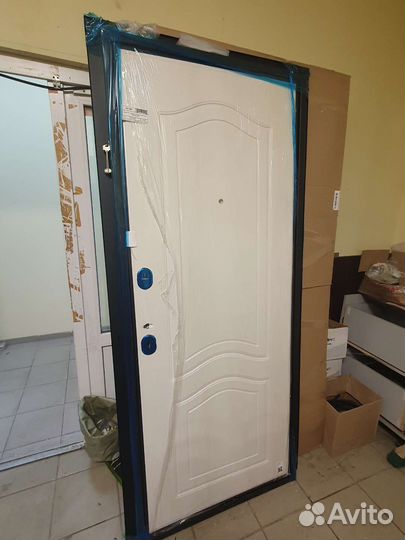 Входная дверь новая