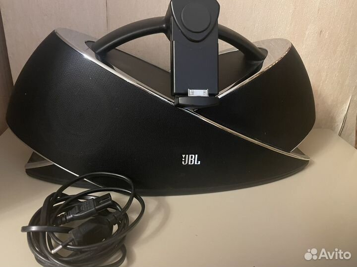 Музыкальная колонка jbl