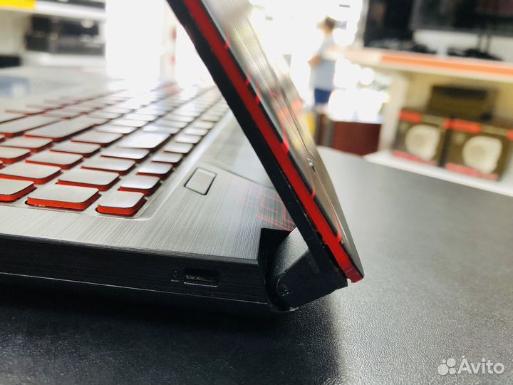 Игровой Asus i5-8300H / 8Gb / SSD / GTX 1050 2Gb