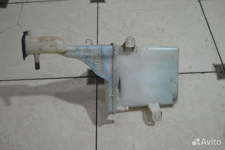 Бачок омывателя Toyota Yaris