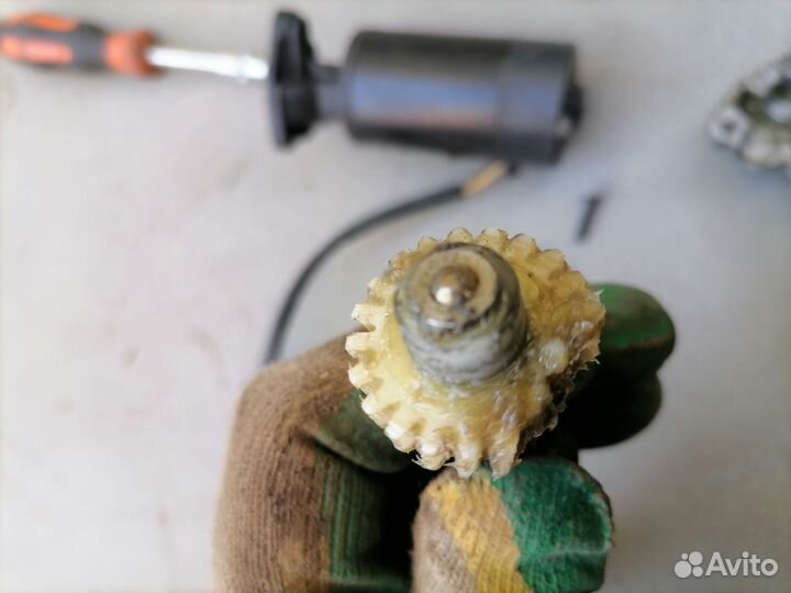 Моторчик сиденья для Ford Mondeo II 1996-2000