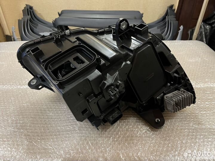 Левая передняя фара Mercedes W205 дорестайлинг