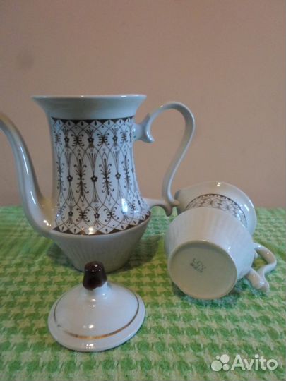 Кувшин и молочник, соусник,сахарницы