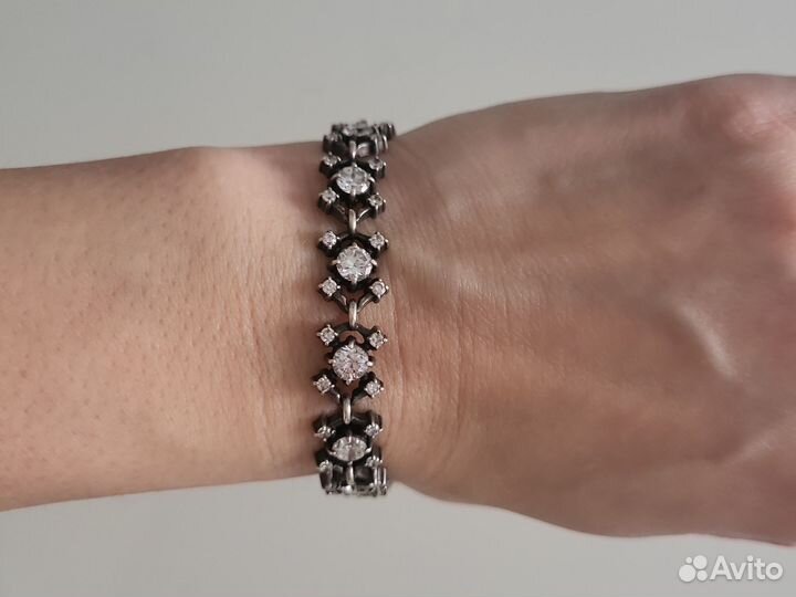 Серебряный браслет со стразами Swarovski