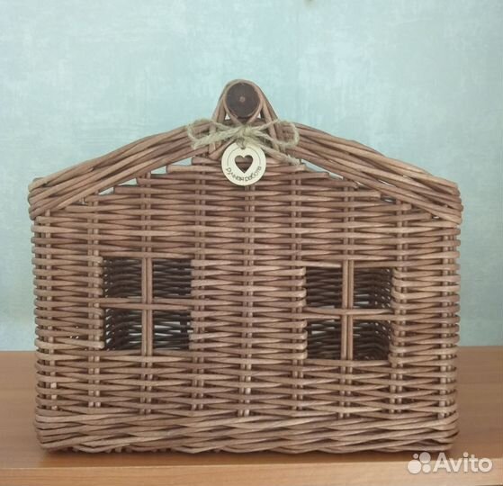 Корзина плетеная из бумажной лозы